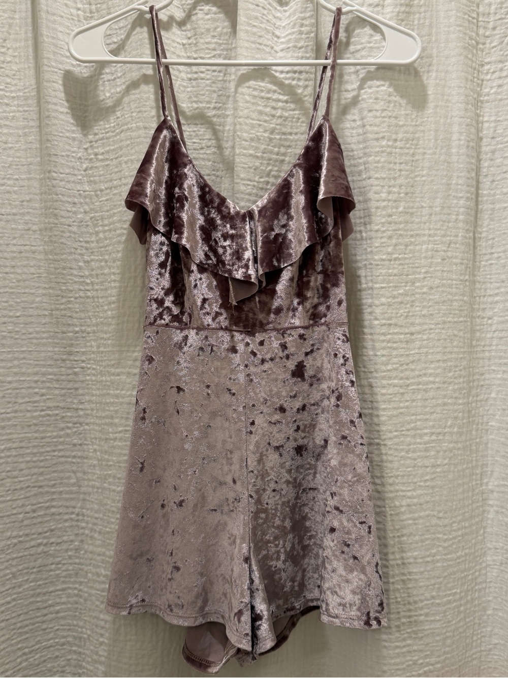 Urban Outfitters Crushed Velvet Ruffle Tie-Back Short Romper Champagne NWT